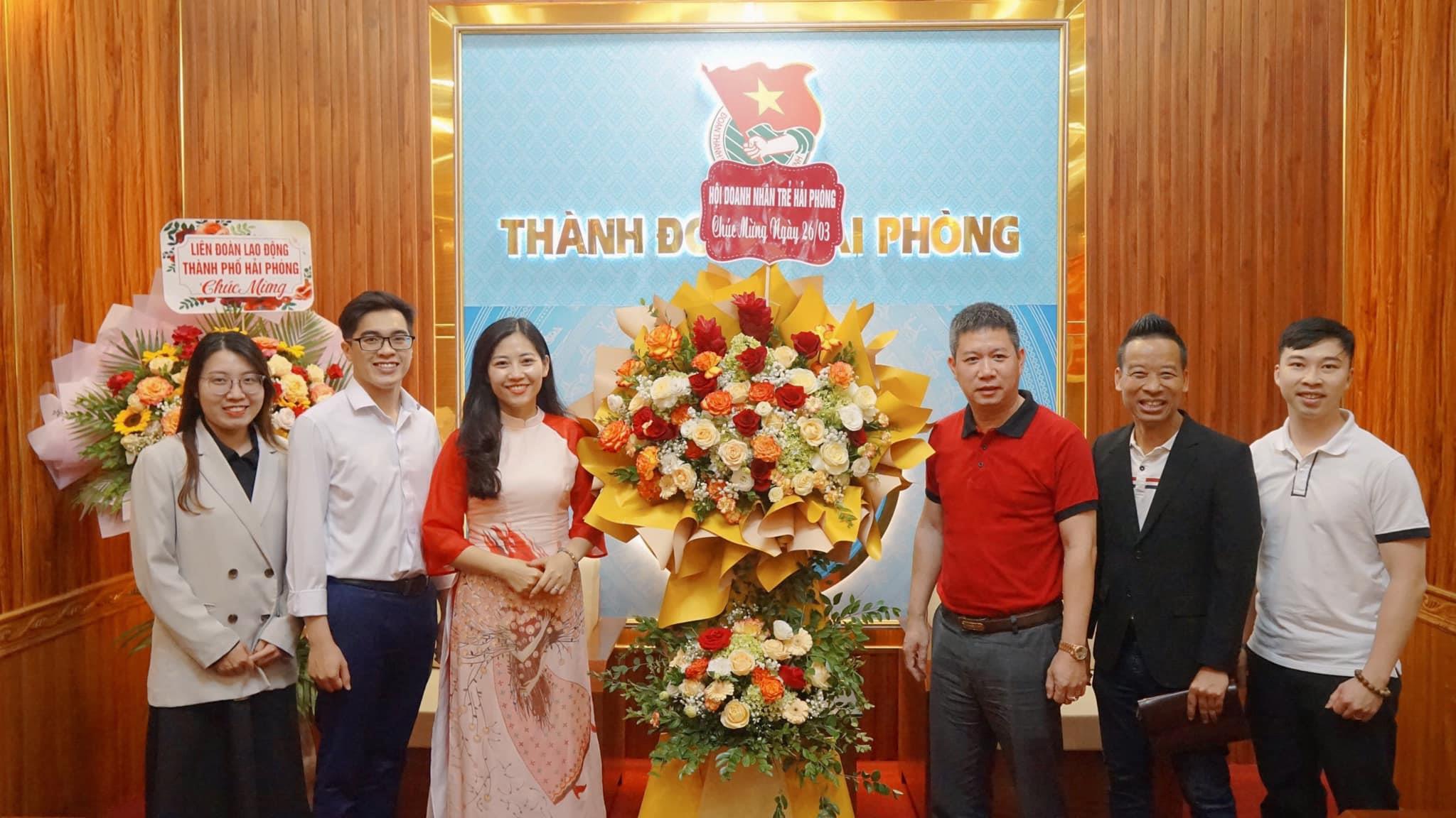 Hội Doanh nhân trẻ Hải Phòng tặng Hoa nhân dịp kỷ niệm 90 Năm Ngày thành lập Đoàn TNCS Hồ Chí Minh (26/3/1931-26/3/2023)