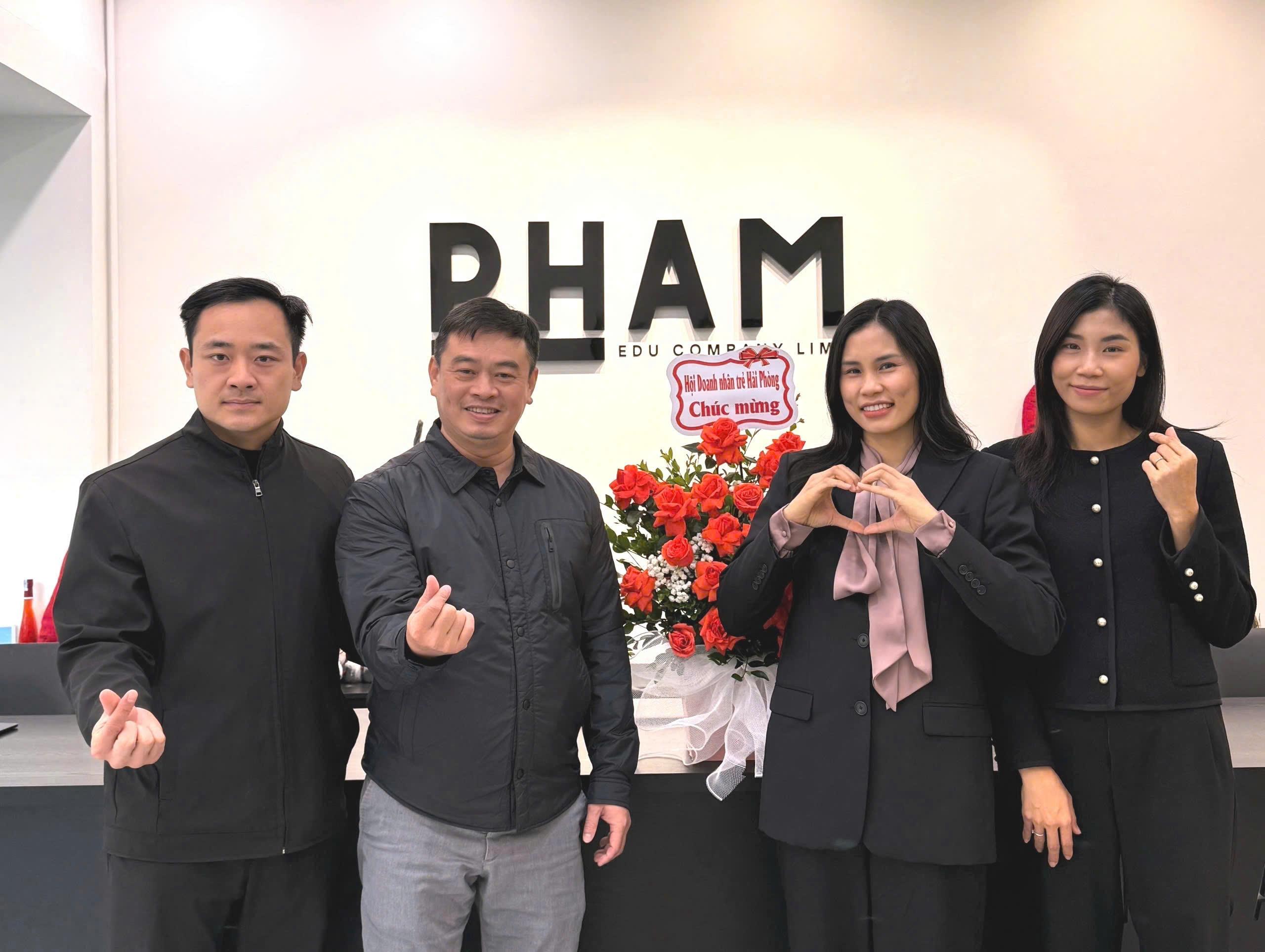 Hội Doanh nhân trẻ Hải Phòng chúc mừng anh, chị hội viên công tác trong lĩnh vực giáo dục nhân Ngày Nhà giáo Việt Nam 20/11