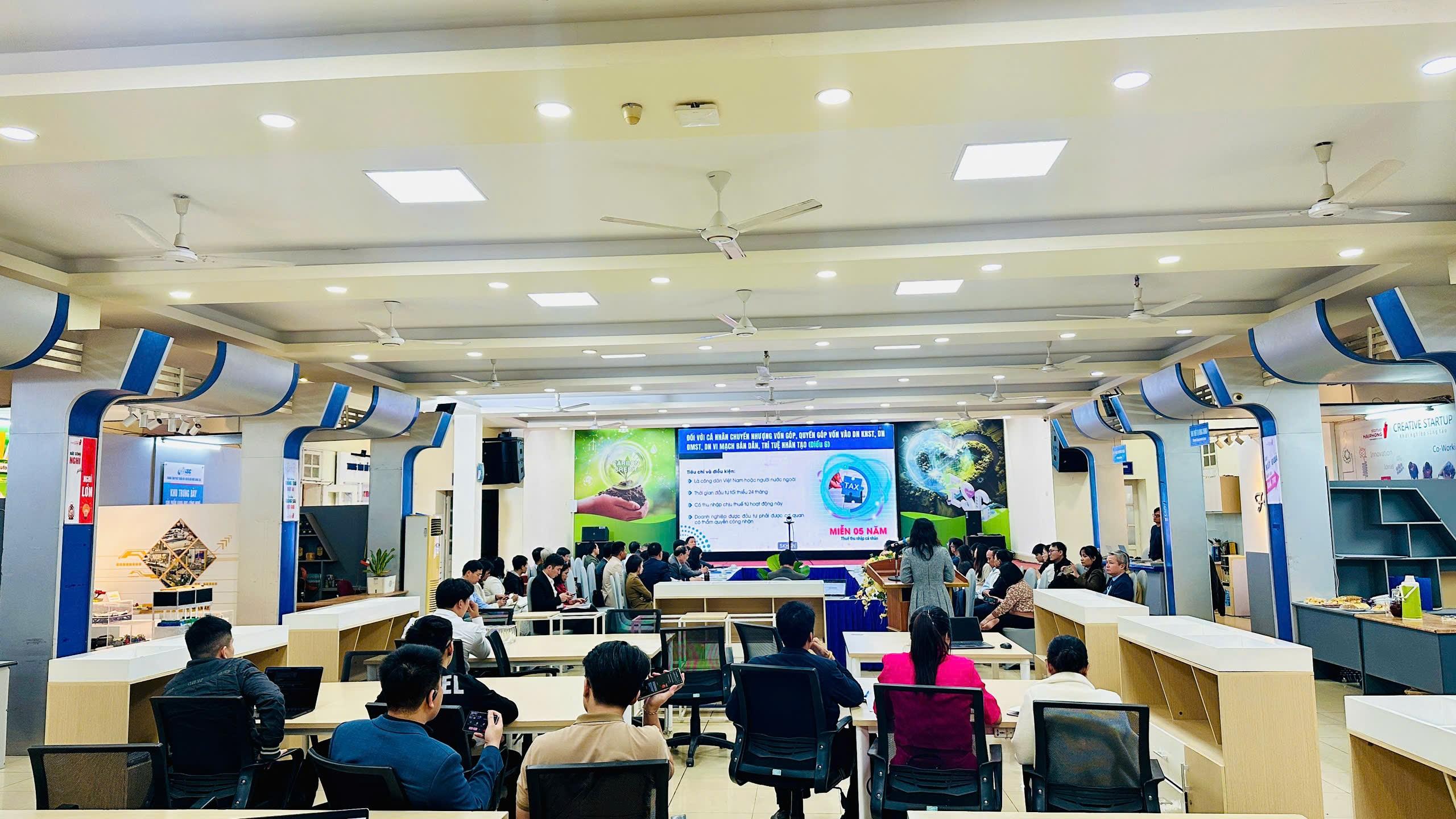 Hội Doanh nhân trẻ Hải Phòng tham dự Hội nghị phổ biến các chính sách đặc thù của thành phố Hải Phòng về khoa học, công nghệ và đổi mới sáng tạo