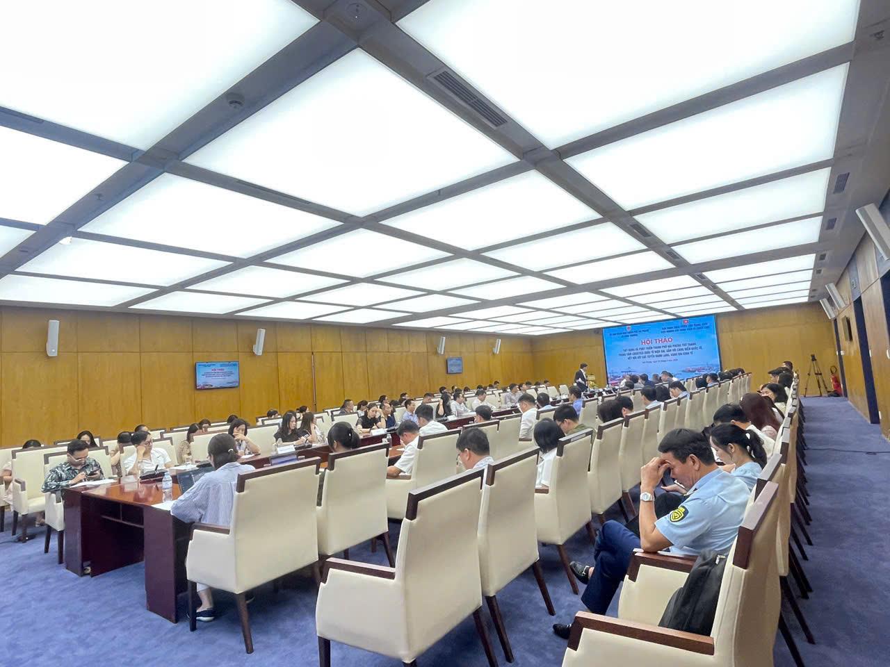 Hội Doanh nhân trẻ Hải Phòng tham dự Hội thảo Xây dựng và phát triển thành phố Hải Phòng trở thành trung tâm logistics quốc tế hiện đại