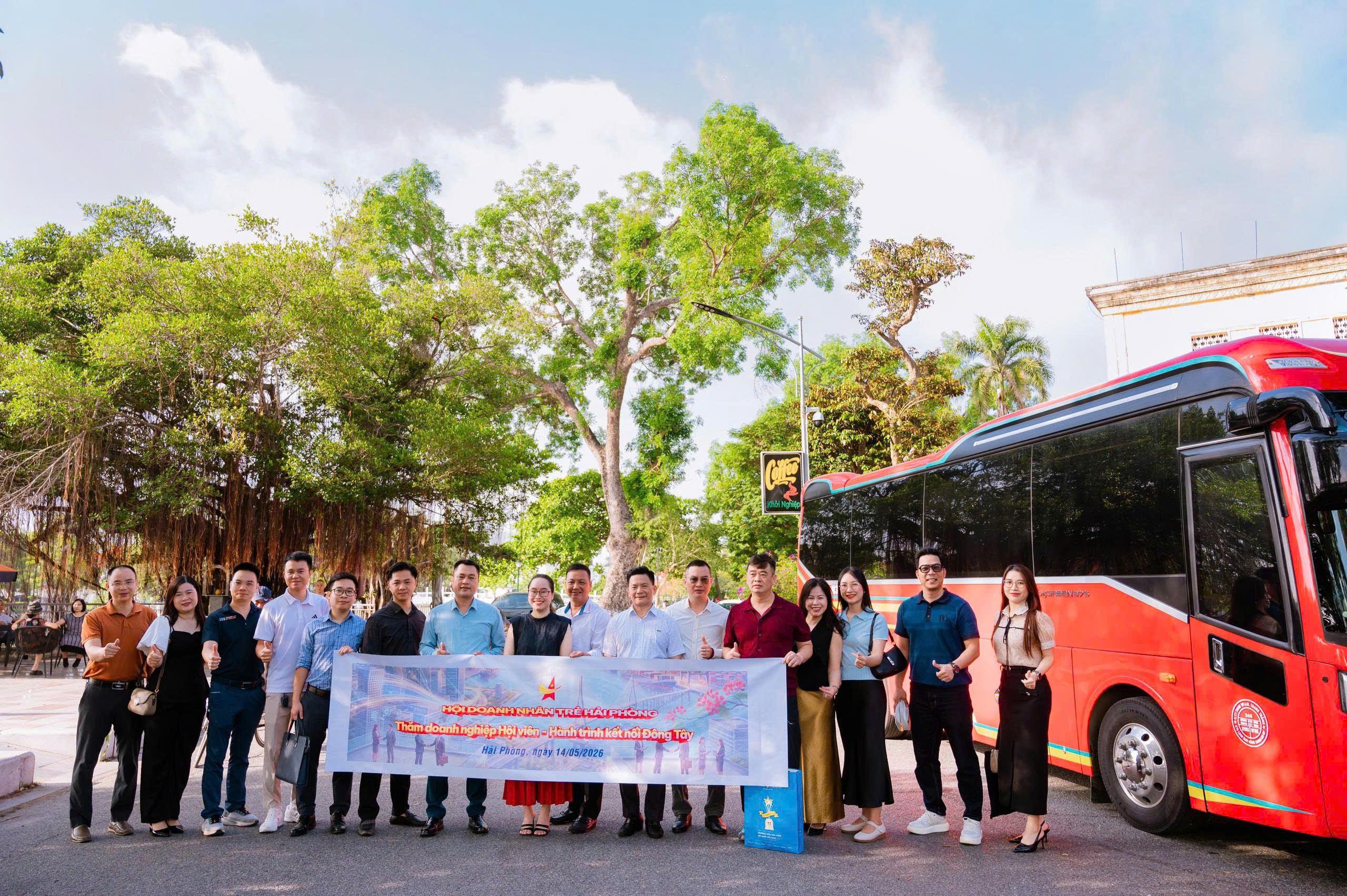 Hội Doanh nhân trẻ Hải Phòng tổ chức chương trình "Thăm doanh nghiệp hội viên - Hành trình kết nối Đông Tây"